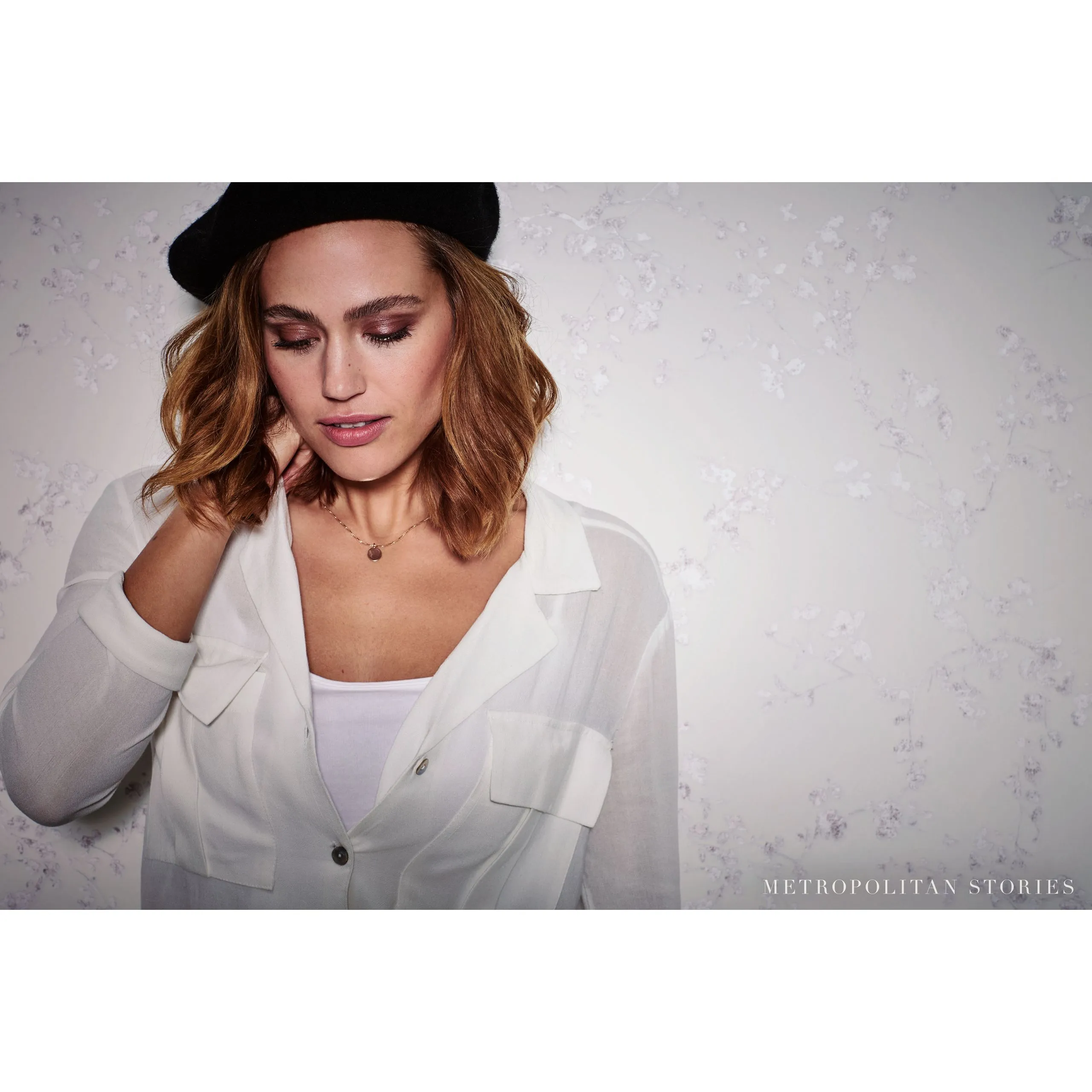 A.S. Creation Metropolitan Stories | 368961 | Papier Peint Intissé Floral | 0.53 M X 10.05 M | écru 8 A.S. Creation Metropolitan Stories | 368961 | Papier Peint Intissé Floral | 0.53 M X 10.05 M | écru – Image 6